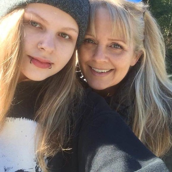 Meet your Posher, Lisa - Picture 1 of 1